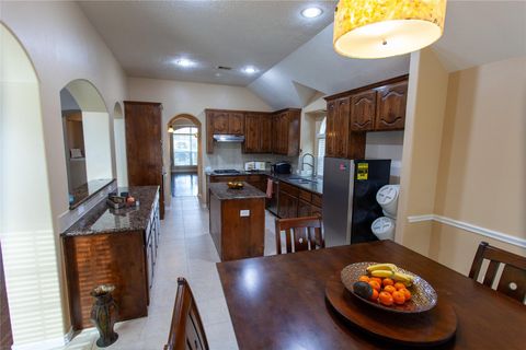 Photo of 2518 Platinum Chase Drive, Rosharon, TX 77583 (MLS # 40067233)