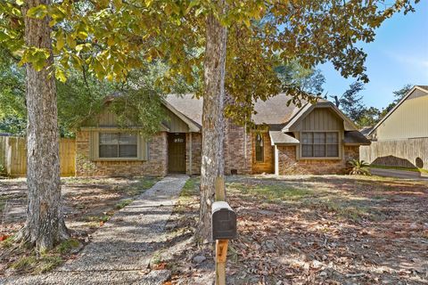Photo of 208 Cliffbrook Lane, Cleveland, TX 77327 (MLS # 48302037) Photo of 208 Cliffbrook Lane, Cleveland, TX 77327 (MLS # 48302037)
