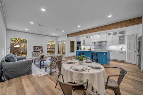Photo of 880 Tully Road #14, Houston, TX 77079 (MLS # 91061418)