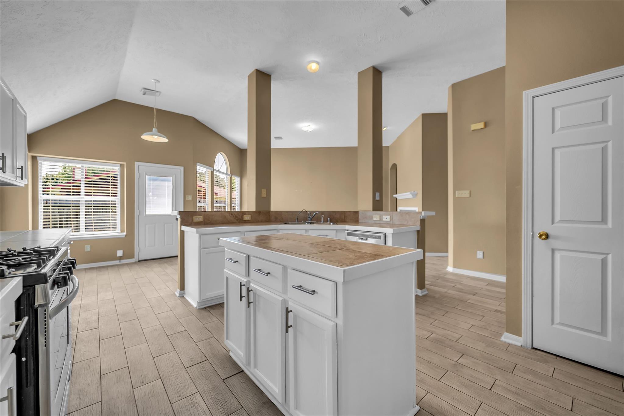 1046 Willersley Lane