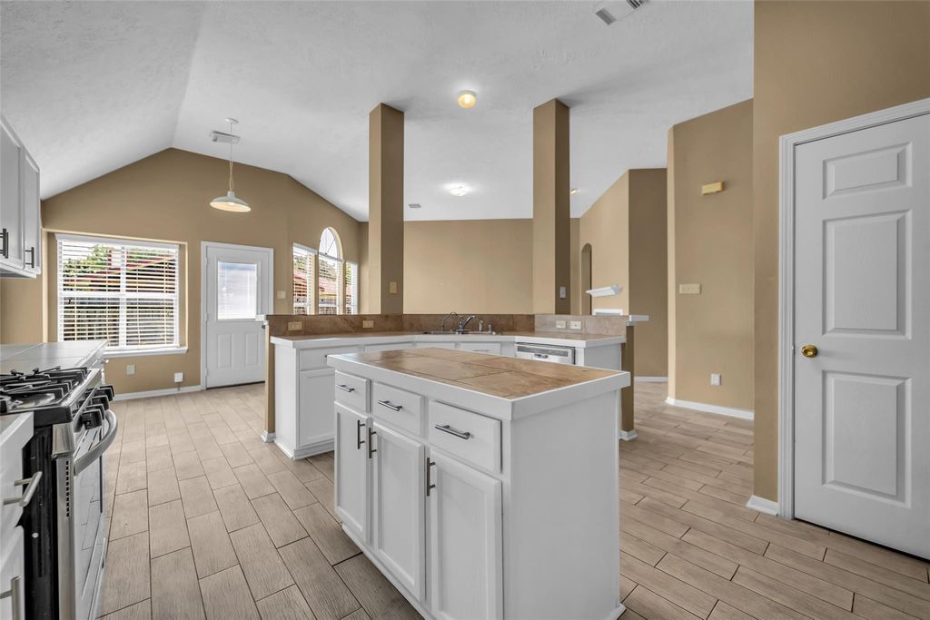 Photo of 1046 Willersley Lane, Channelview, TX 77530 (MLS # 18669266)
