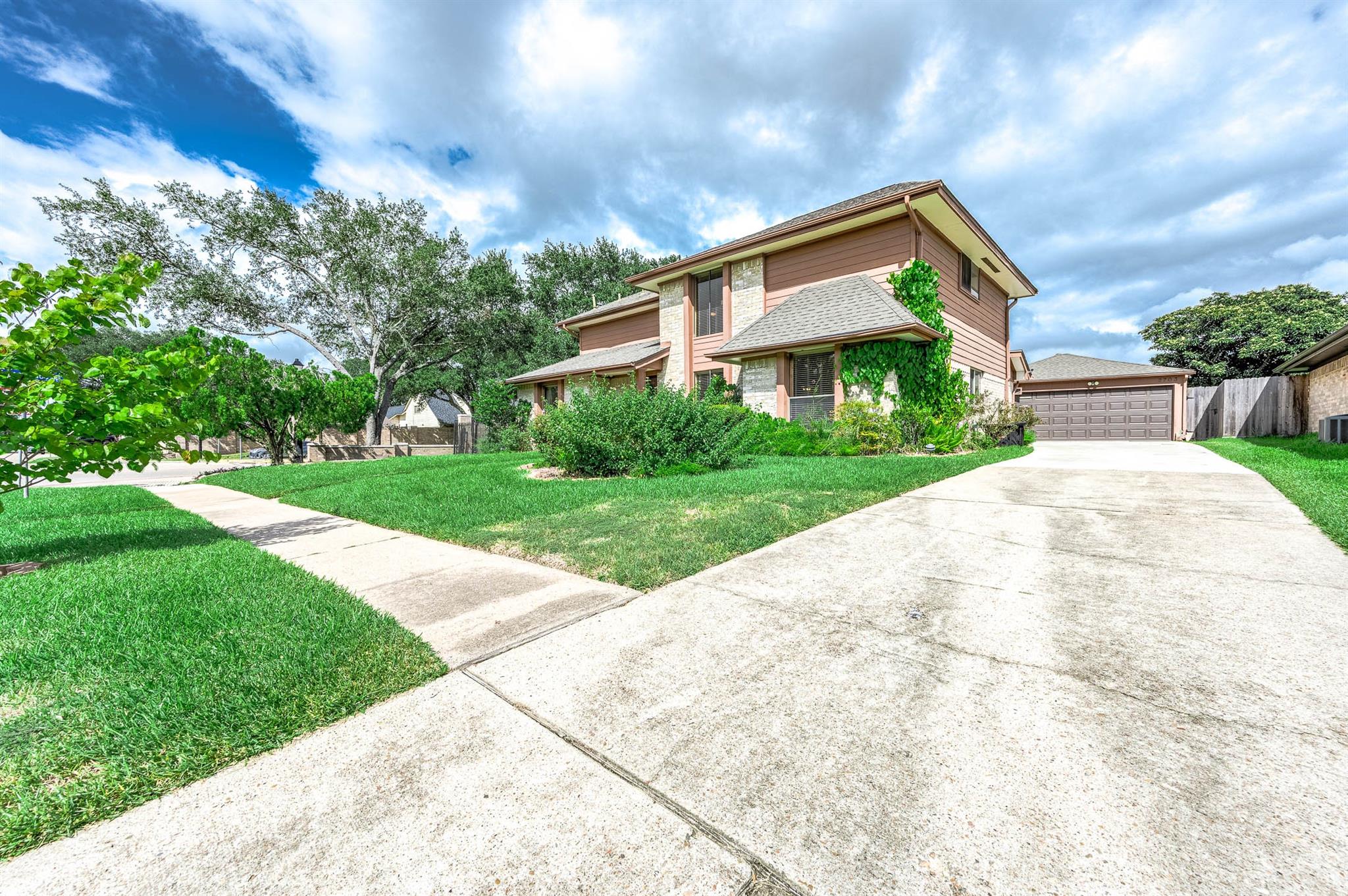 2703 Planters Street