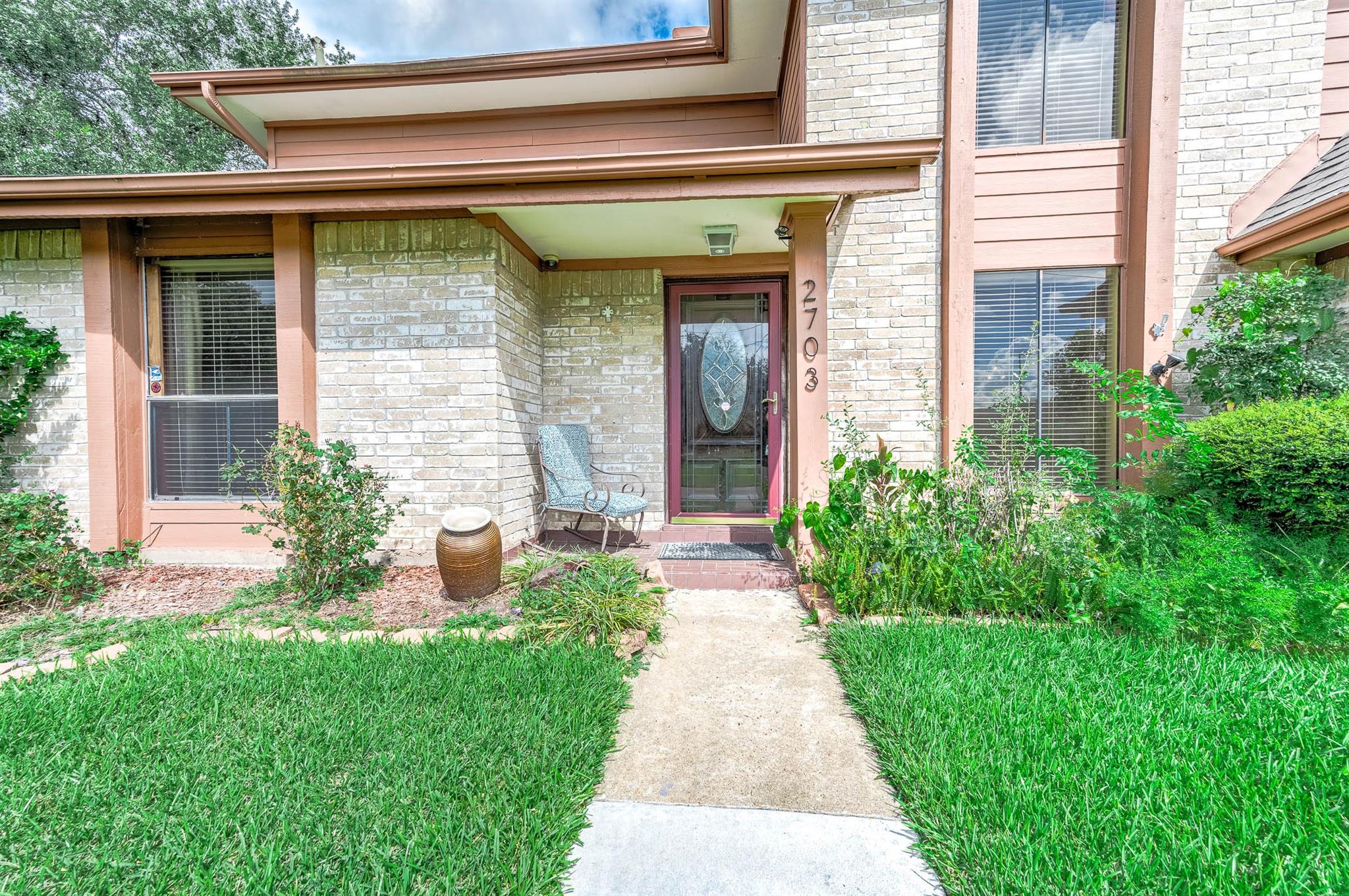 2703 Planters Street