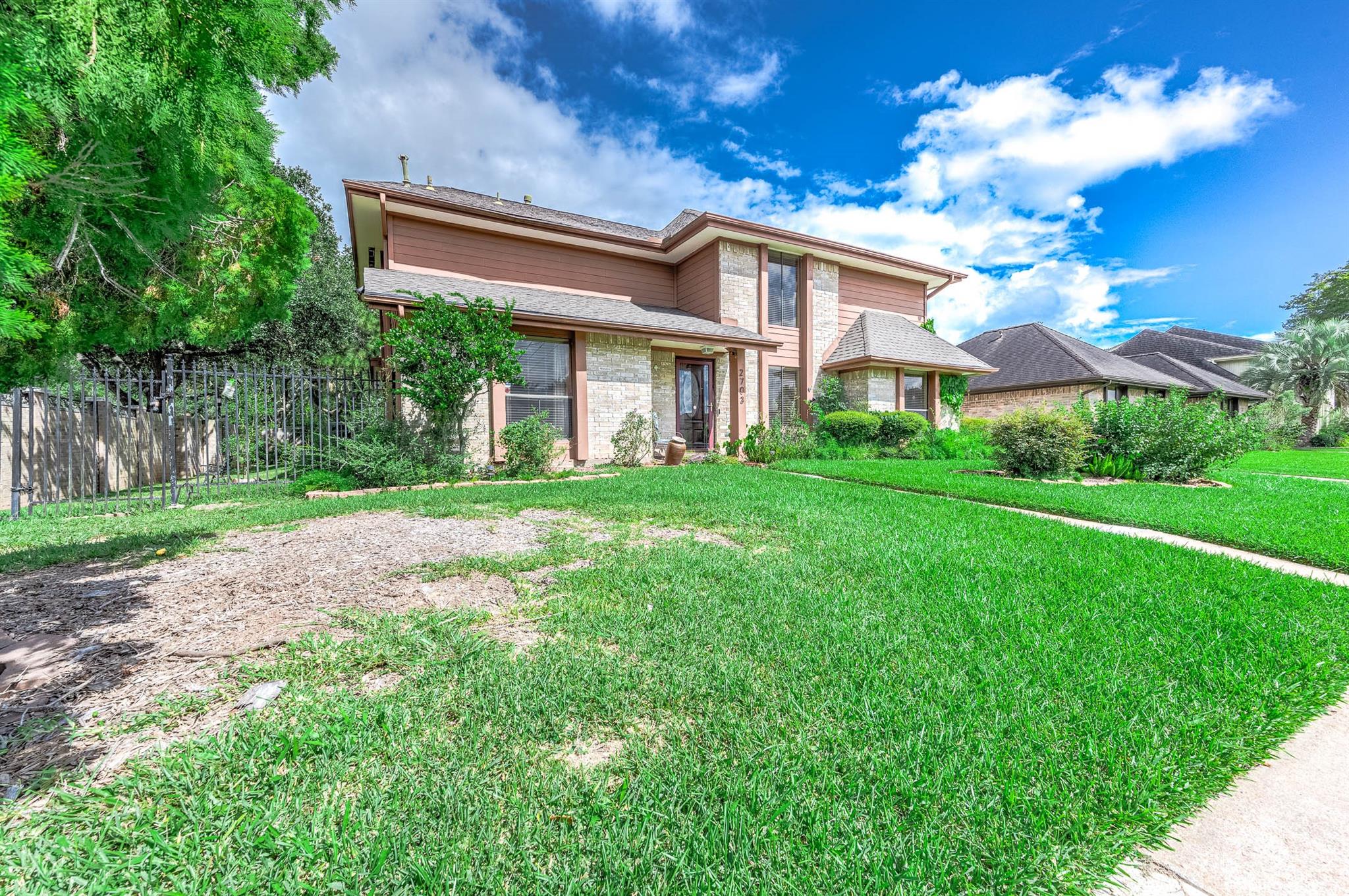 2703 Planters Street