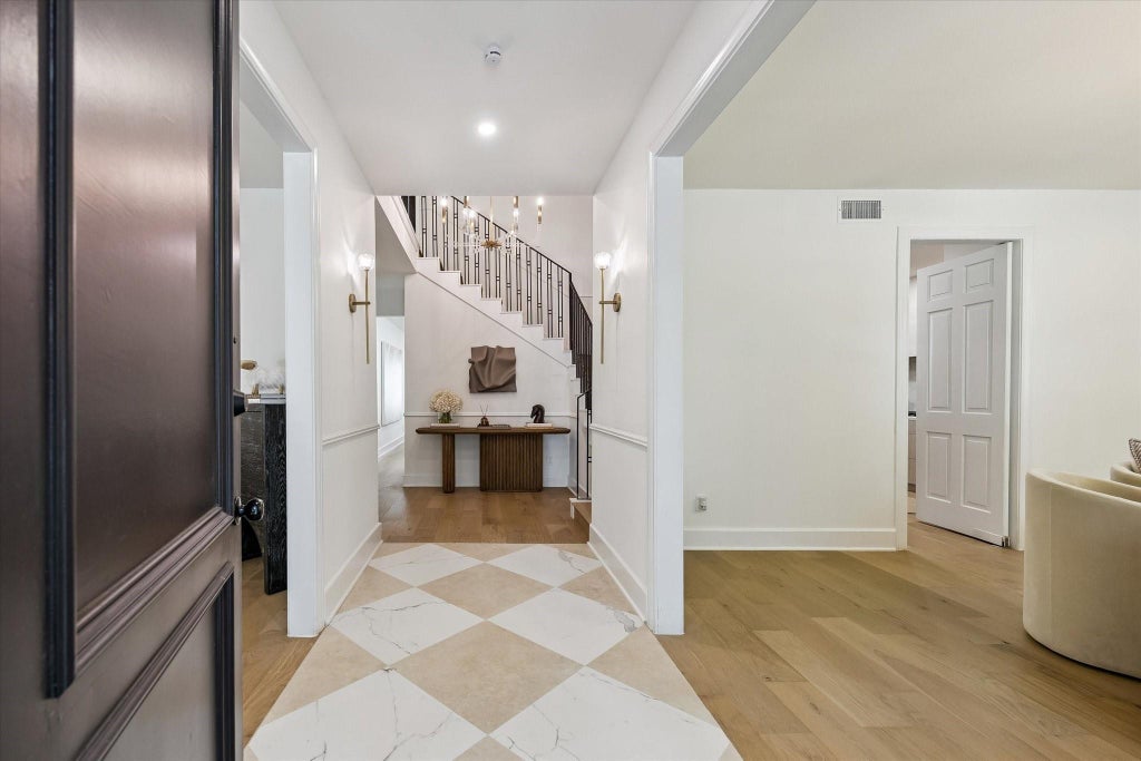 Photo of 7528 Chevy Chase Drive, Houston, TX 77063 (MLS # 13212466)