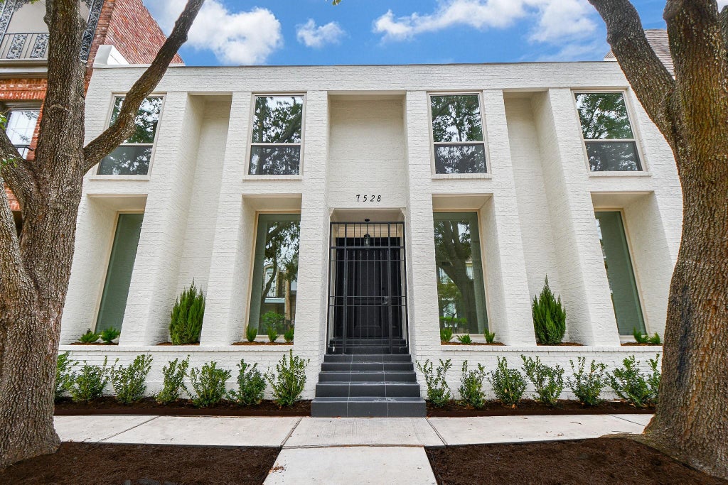 Photo of 7528 Chevy Chase Drive, Houston, TX 77063 (MLS # 13212466)