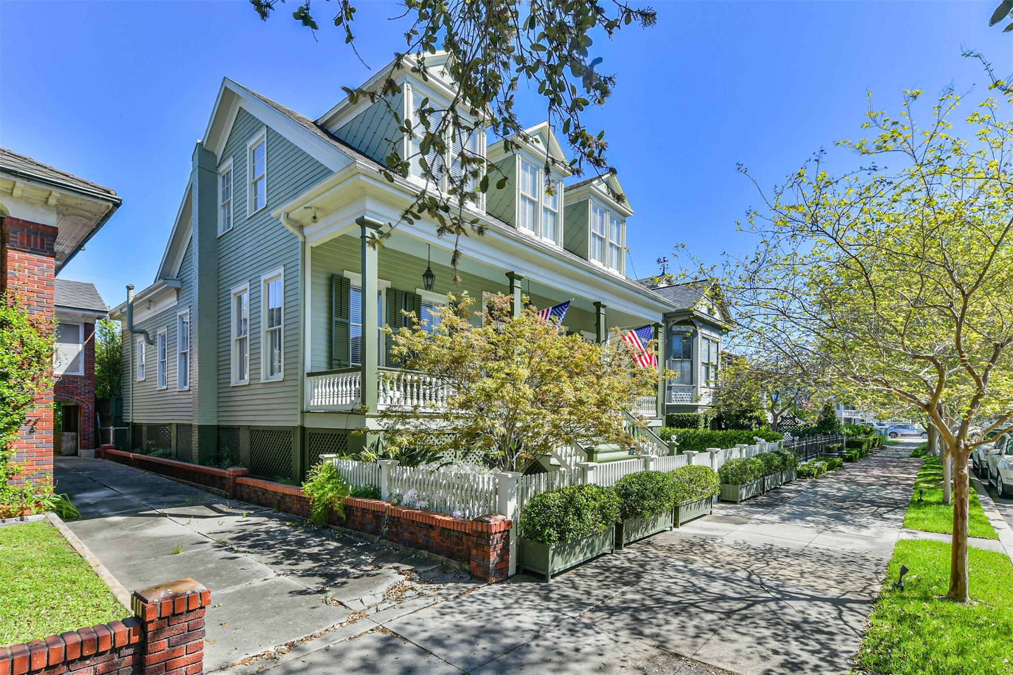 1416 Sealy Street