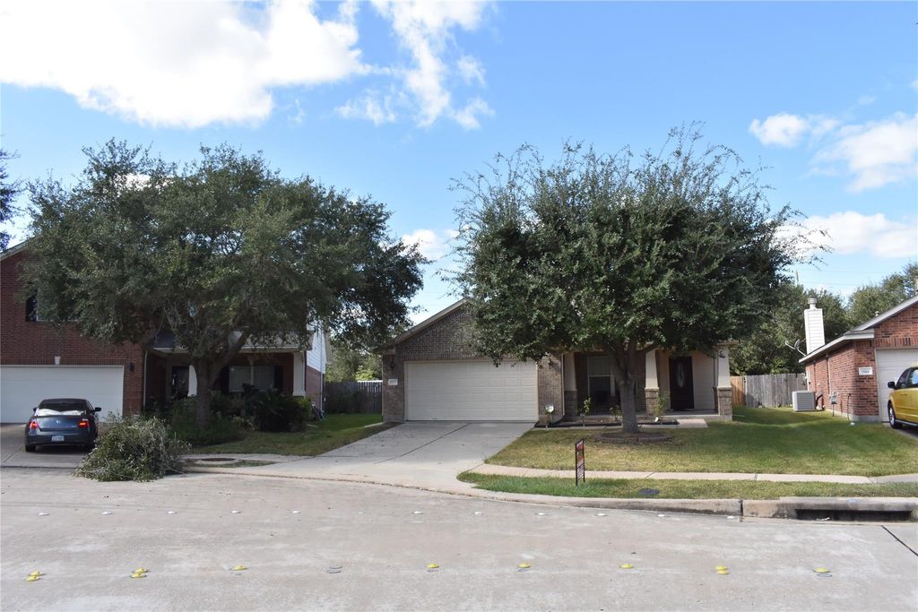 Photo of 7922 Linden Oaks Lane, Richmond, TX 77407 (MLS # 17341882)