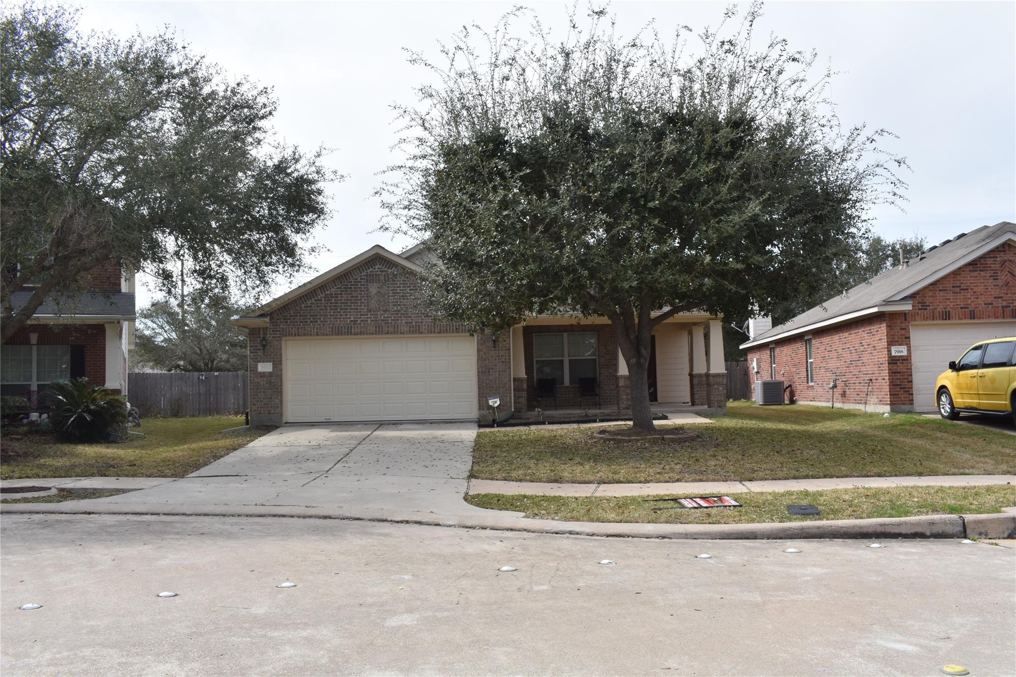 7922 Linden Oaks Lane