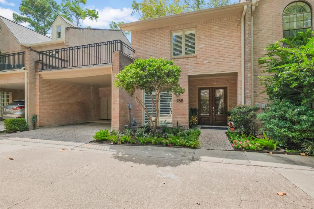 Photo of 201 Vanderpool Lane #135, Houston, TX 77024 (MLS # 27498419)