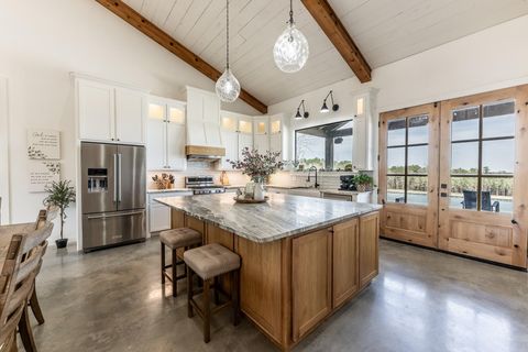 150 Bullyvard Livingston TX 77351