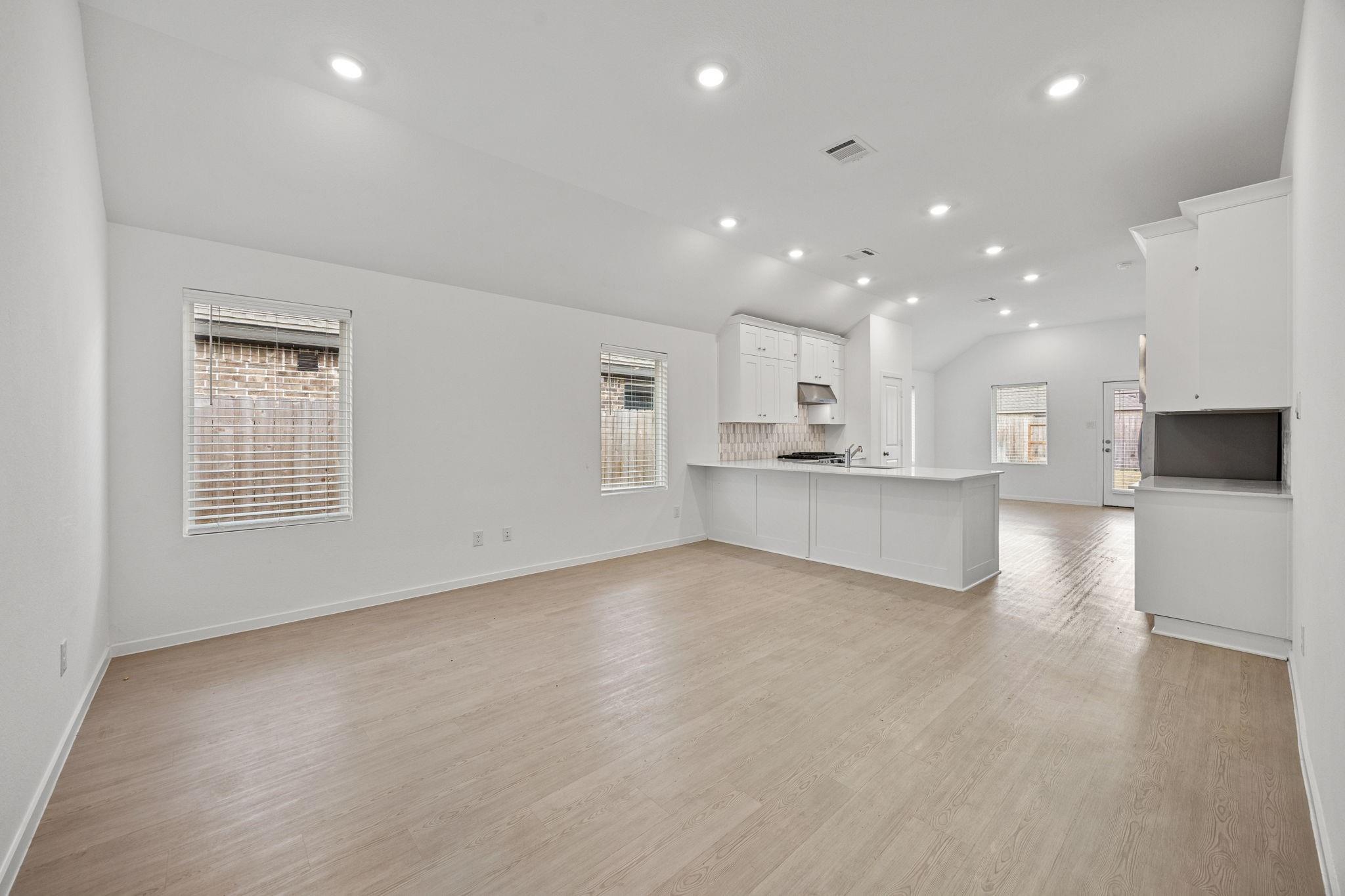 6318 Seafoam Lake Drive