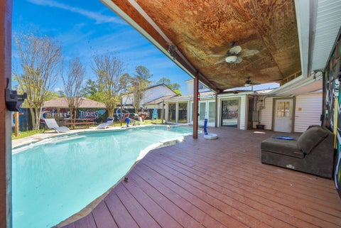 Photo of 1011 Whitestone Lane, Houston, TX 77073 (MLS # 68179615)