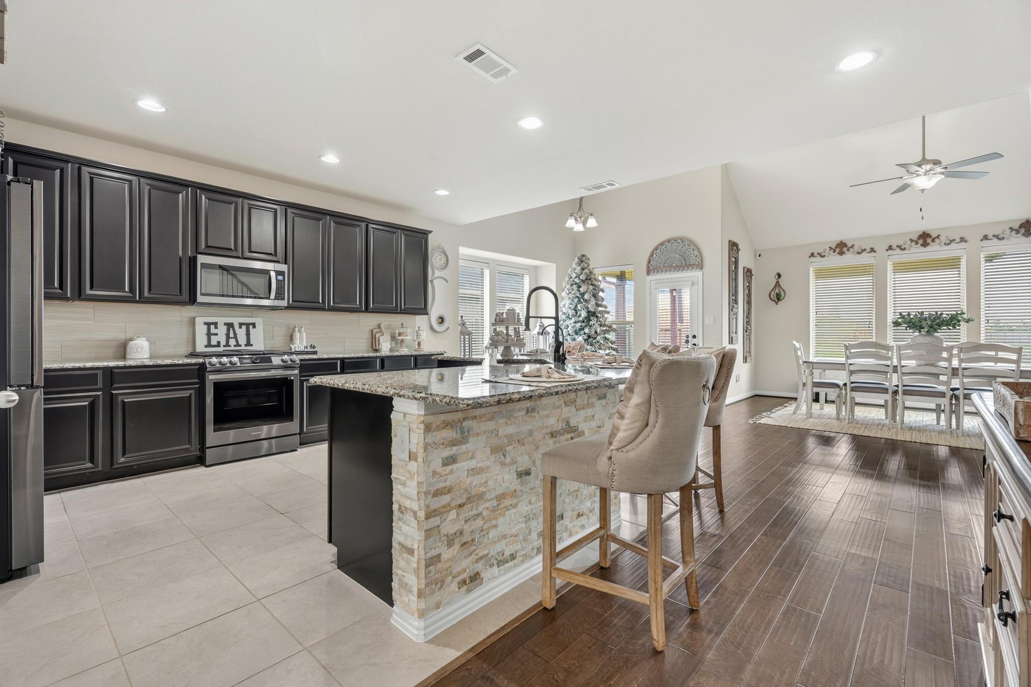 2710 Park Crossing