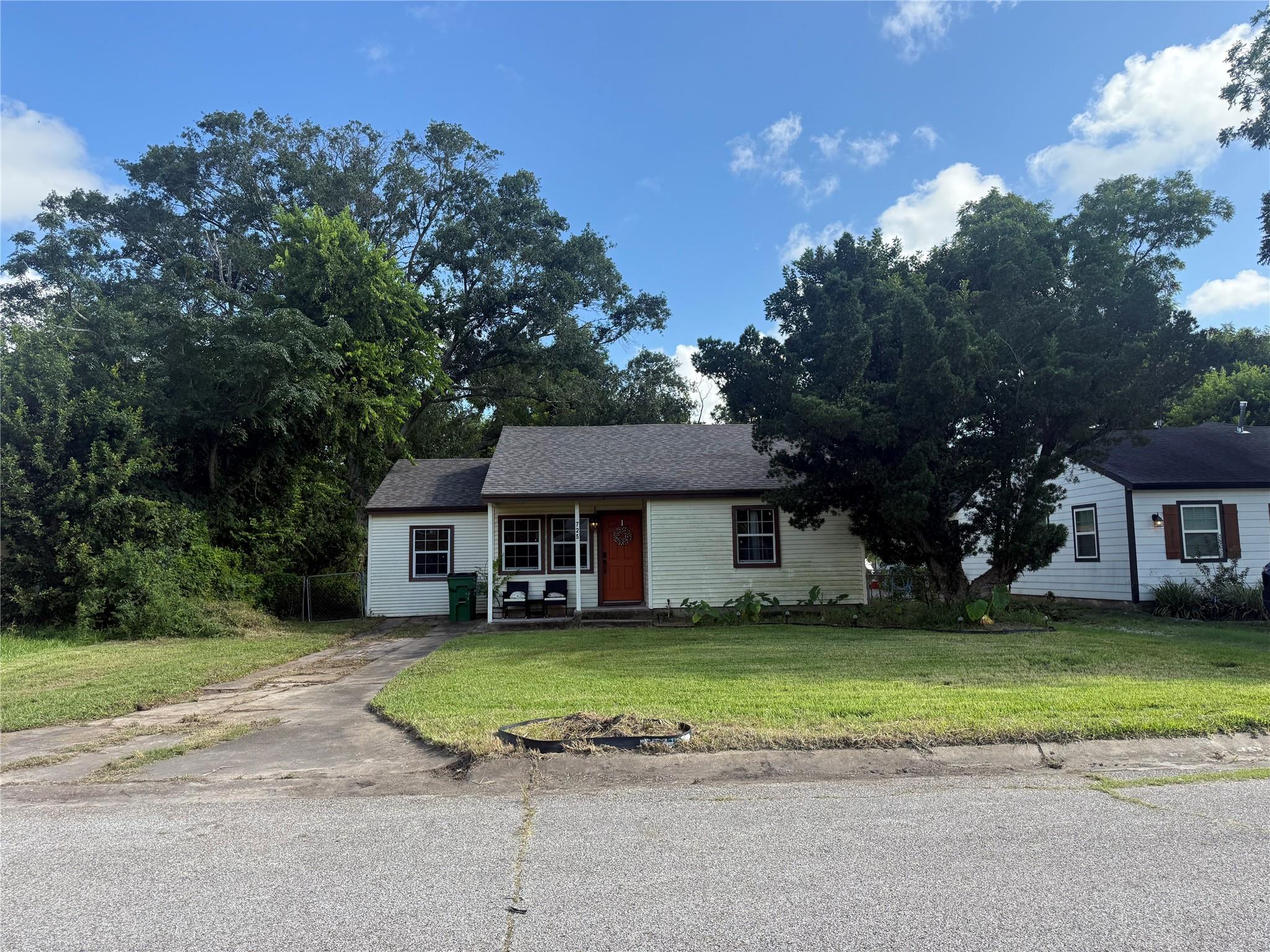 725 Kyle Street