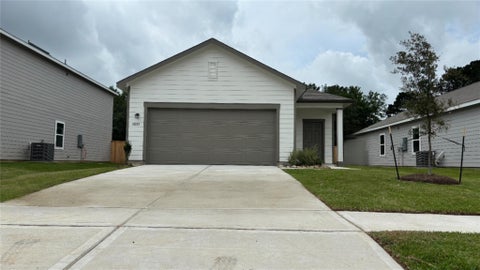 Homes For Sale - 31035 Gayle Prairie Oaks Street<br/> Waller, TX 77484