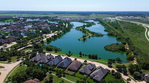 Photo of 14 Cottage Glen Lane, Fulshear, TX 77441 (MLS # 74718107)