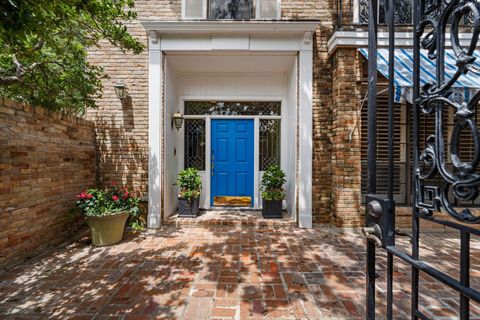 Photo of 4876 Post Oak Timber Drive, Houston, TX 77056 (MLS # 15412110)