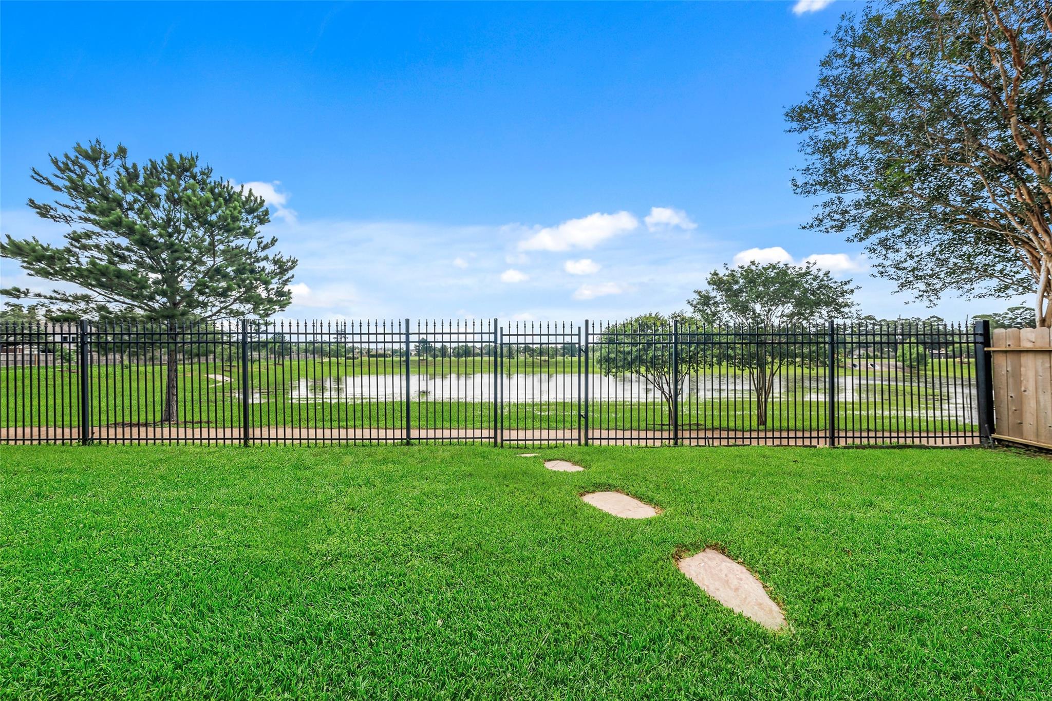 15830 Country Trail