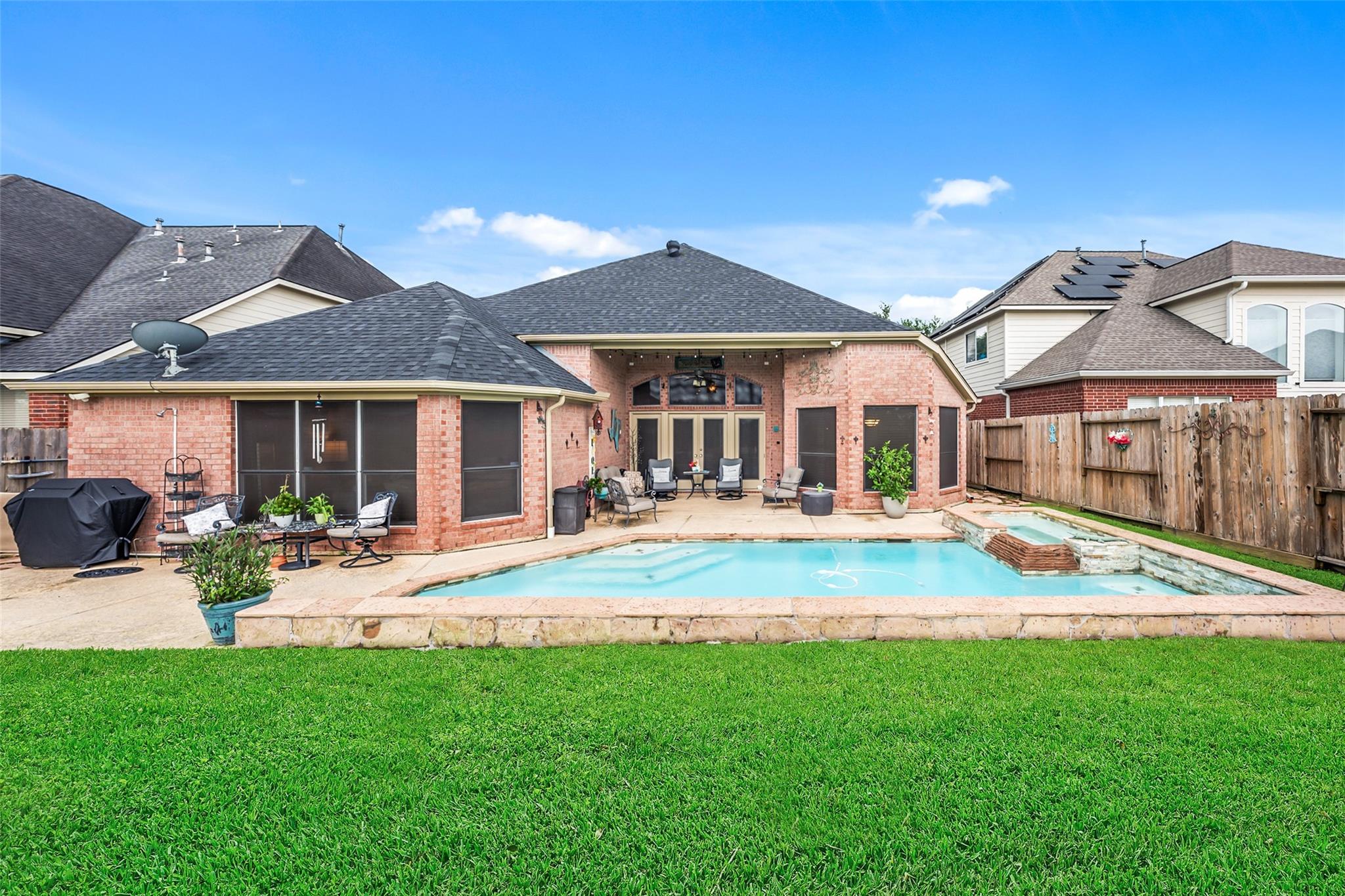 15830 Country Trail