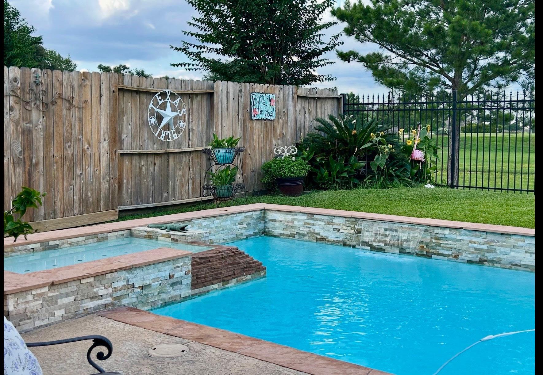 15830 Country Trail