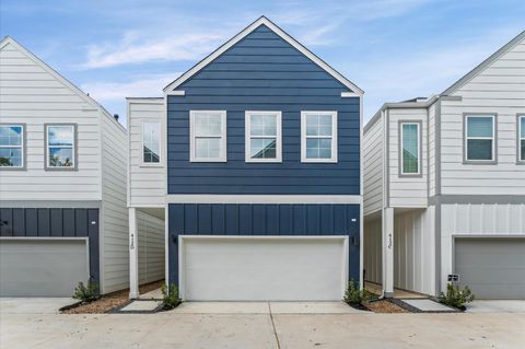 Tiny photo for 412 Neyland Street #D, Houston, TX 77022 (MLS # 60997122)