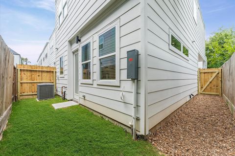 Tiny photo for 412 Neyland Street #D, Houston, TX 77022 (MLS # 60997122)