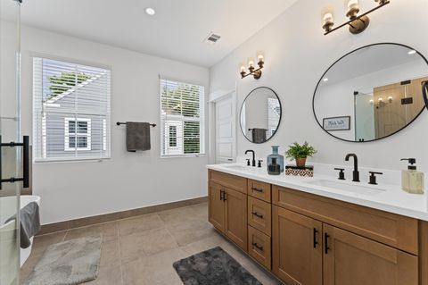 Tiny photo for 412 Neyland Street #D, Houston, TX 77022 (MLS # 60997122)