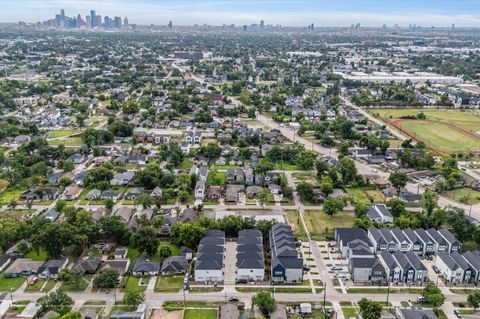 Tiny photo for 412 Neyland Street #D, Houston, TX 77022 (MLS # 60997122)