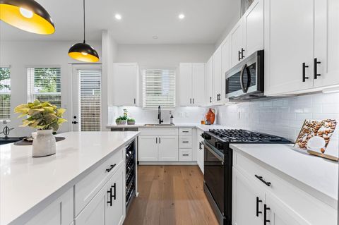 Tiny photo for 412 Neyland Street #D, Houston, TX 77022 (MLS # 60997122)