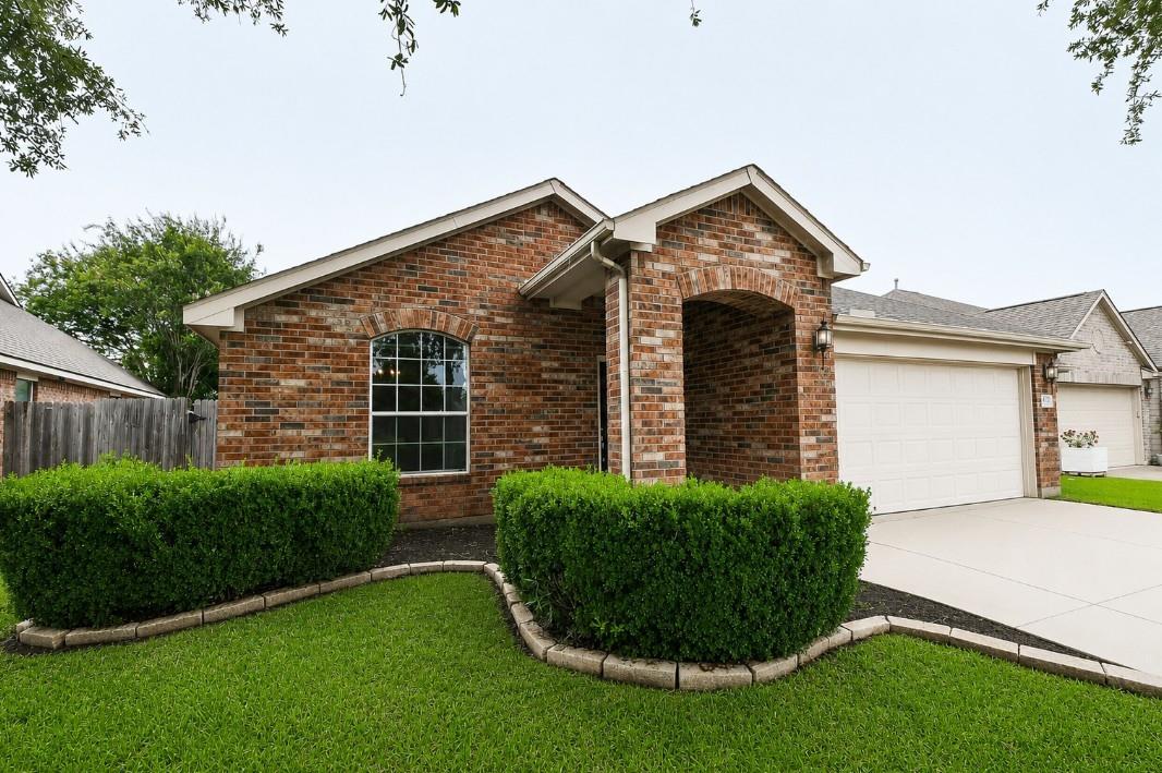 18006 Willow Cliff Lane