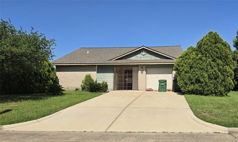 Photo of 6506 Lodgepole Road, Houston, TX 77049 (MLS # 58048504)