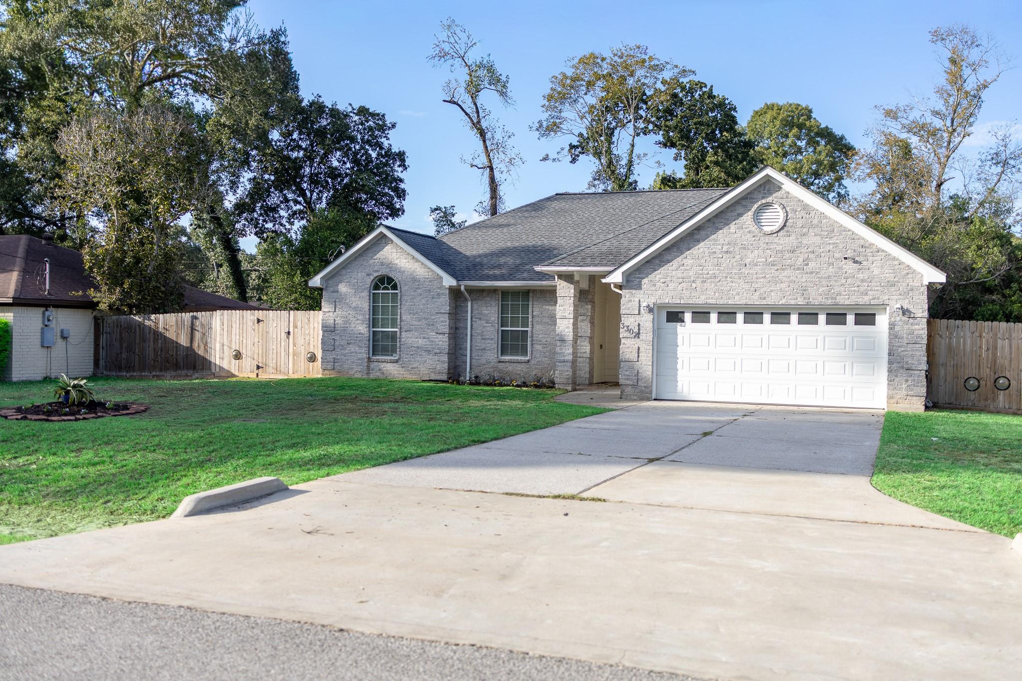 3302 Royal Oaks Drive