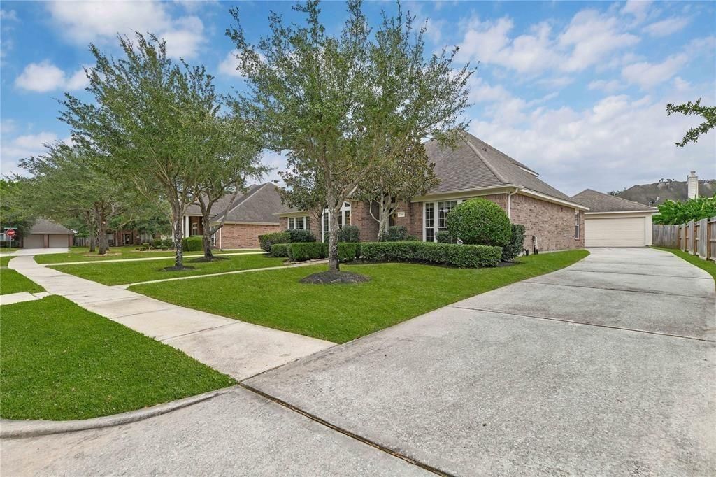 Photo of 13610 Popes Creek Lane, Houston, TX 77044 (MLS # 17312124)