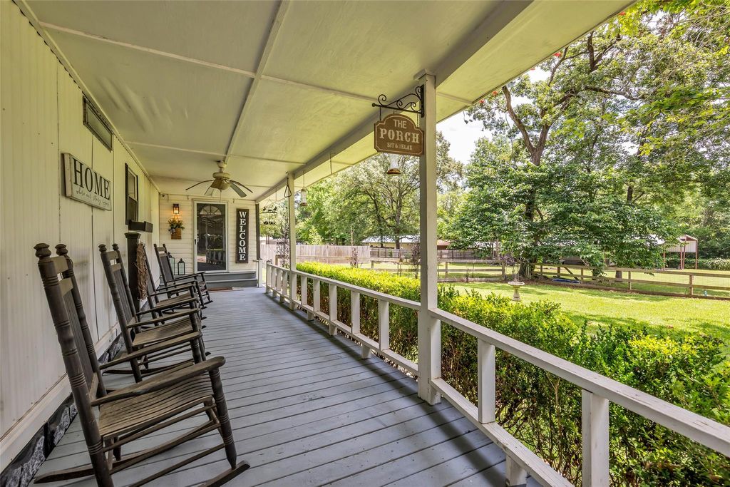 Photo of 188 Chrissy Lane, Trinity, TX 75862 (MLS # 30216451)