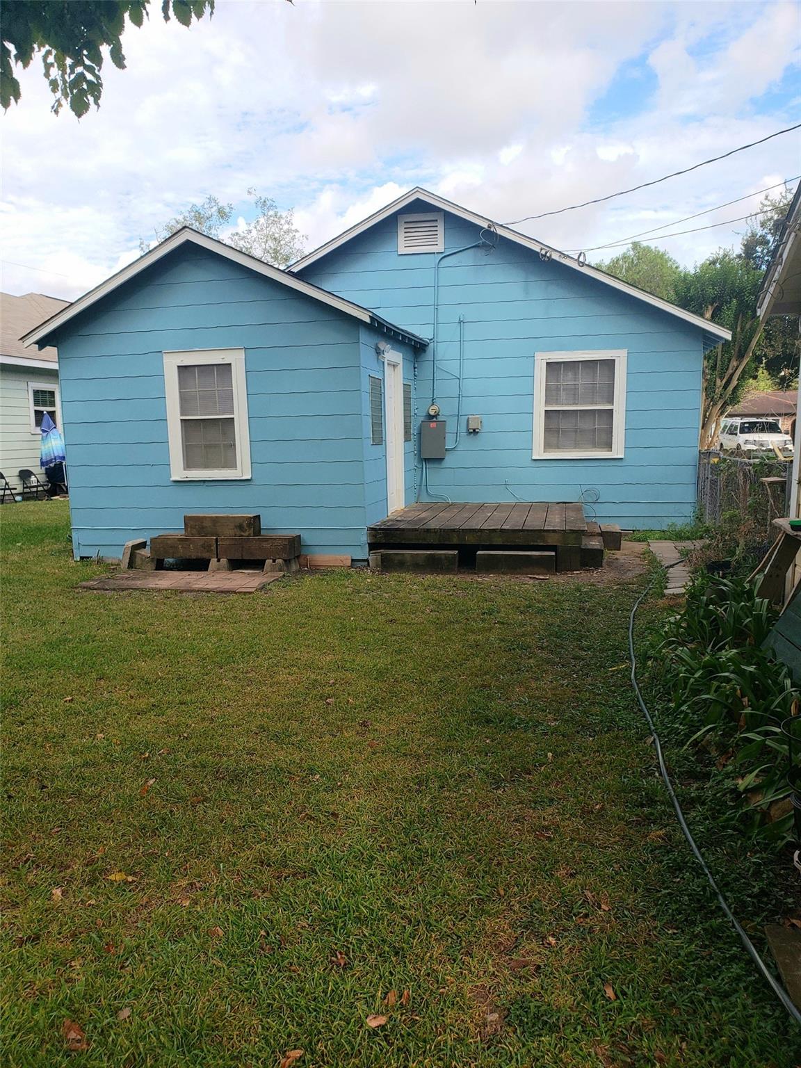 2506 Pearland Avenue
