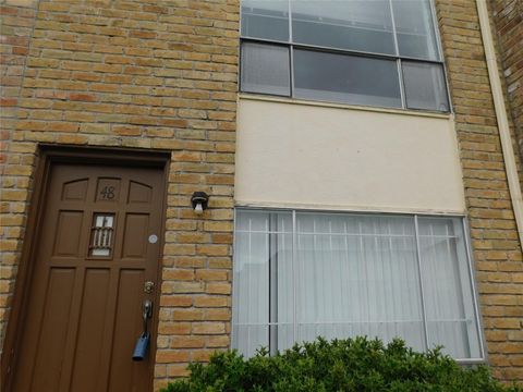 Photo of 9200 West Bellfort Street #48, Houston, TX 77031 (MLS # 28652268)