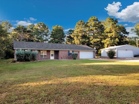 Photo of 977 N Fm 347 N, Rusk, TX 75785 (MLS # 70211177) Photo of 977 N Fm 347 N, Rusk, TX 75785 (MLS # 70211177)