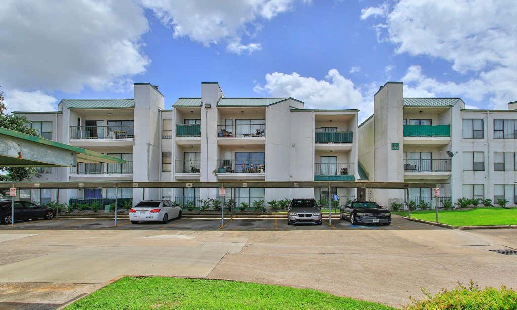Photo of 2822 S Bartell Drive #H6, Houston, TX 77054 (MLS # 82660043)