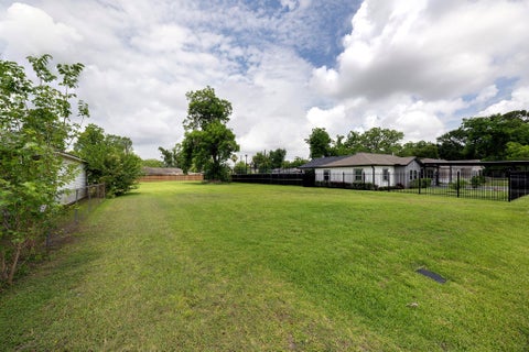 Vacant Land For Sale - 1923 Harland Drive<br/> Harris County, Houston, TX 77055