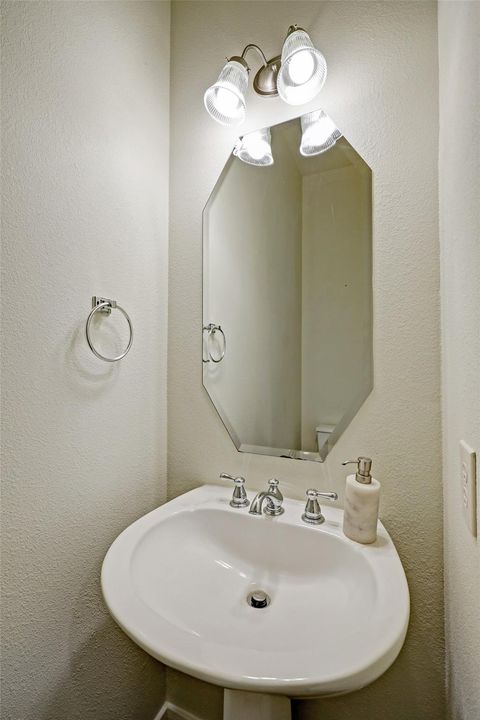 Tiny photo for 5322 Nett Street #C, Houston, TX 77007 (MLS # 14927287)