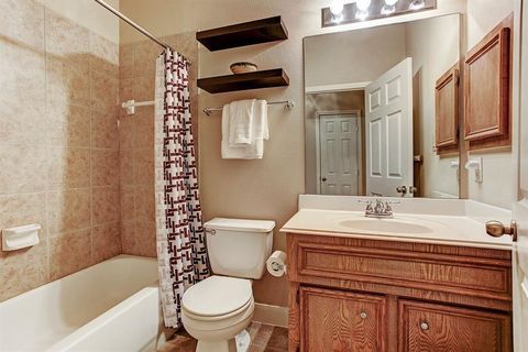 Tiny photo for 5322 Nett Street #C, Houston, TX 77007 (MLS # 14927287)