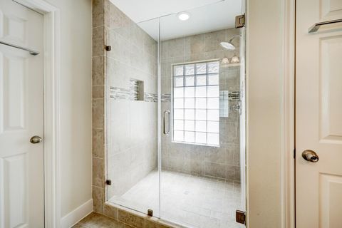 Tiny photo for 5322 Nett Street #C, Houston, TX 77007 (MLS # 14927287)