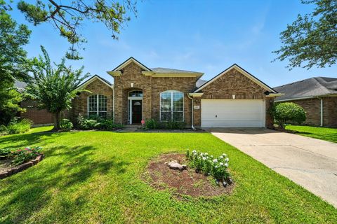 Photo of 11610 Waterwood Court, Pearland, TX 77584 (MLS # 51319225)