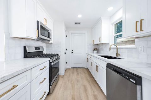 Photo of 5730 Alvarado Drive, Houston, TX 77035 (MLS # 51358895) Photo of 5730 Alvarado Drive, Houston, TX 77035 (MLS # 51358895)