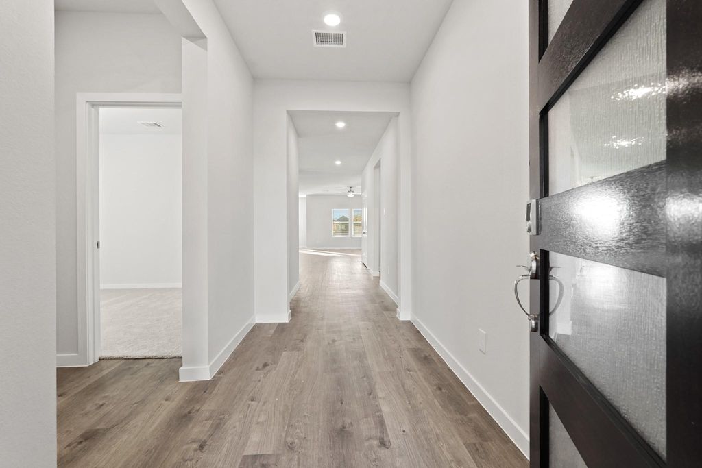 Photo of 112 Water Grass Trail, Clute, TX 77531 (MLS # 42076755)