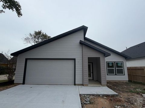 Photo of 708 South Carroll Street, La Porte, TX 77571 (MLS # 17292042)