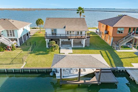 Photo of 1301 Blue Heron Street, Bayou Vista, TX 77563 (MLS # 30266229)