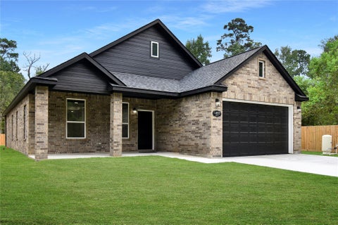 Homes For Sale - 14833 Pine Drive<br/> Conroe, TX 77302