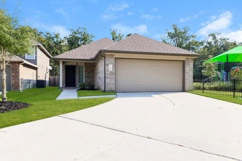 Photo of 2700 Madison Court, Conroe, TX 77304 (MLS # 12694482)